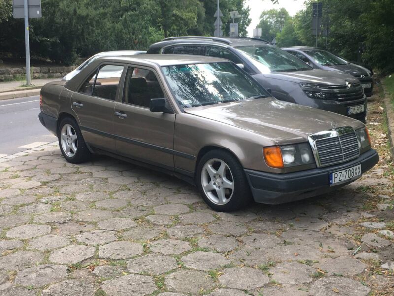 UNIKAT Mercedes 124 2.5D. 1987r