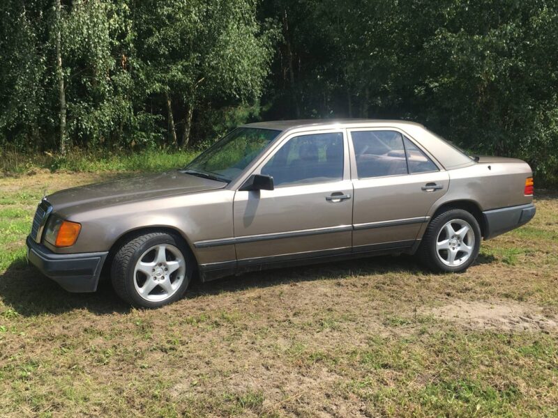 UNIKAT Mercedes 124 2.5D. 1987r