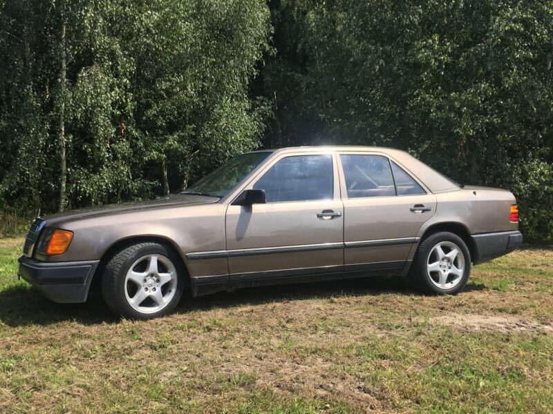UNIKAT Mercedes 124 2.5D. 1987r