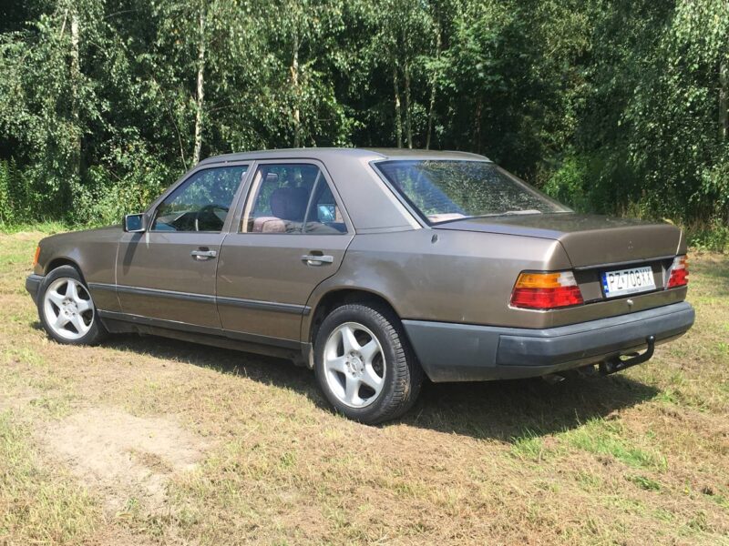 UNIKAT Mercedes 124 2.5D. 1987r