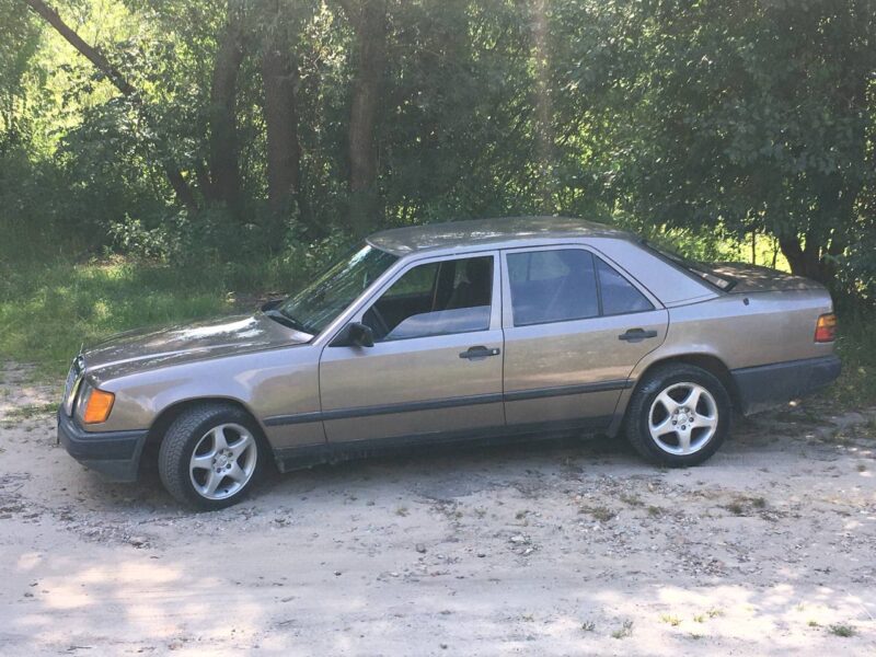 UNIKAT Mercedes 124 2.5D. 1987r